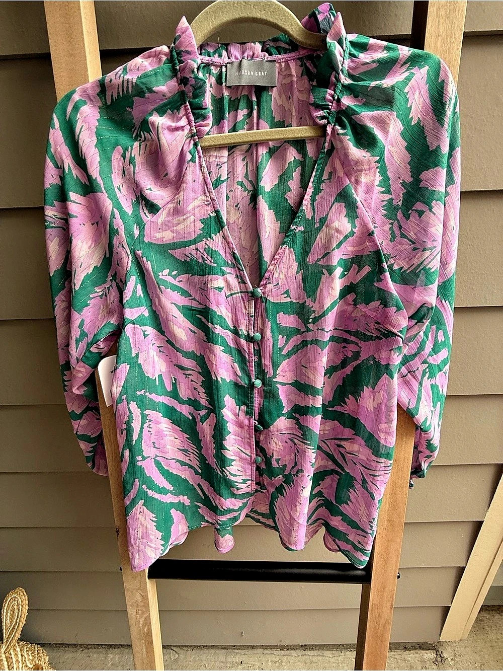 Anthropologie Hudson Bay Abstract Print Blouse in Pink & Green with gold thread